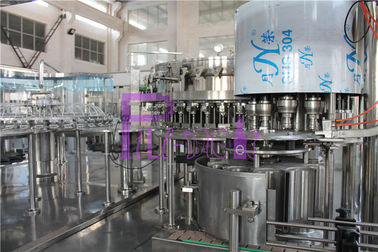 DCGF40-40-12 ha carbonatato la macchina di rifornimento della bevanda per le bottiglie di plastica dell'ANIMALE DOMESTICO del coperchio a vite