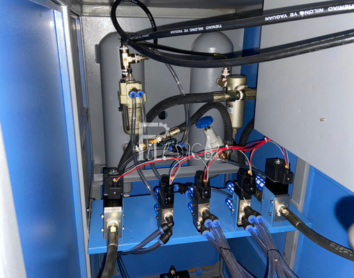 I ventilatori semiautomatici di 1 cavità 2 + 1 attrezzatura di salto della macchina/bottiglia dello stampaggio mediante soffiatura del radiatore per la bottiglia dell'ANIMALE DOMESTICO 5-10L
