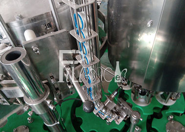 Vetro di plastica 3 dell'ANIMALE DOMESTICO in 1 macchina/attrezzatura/impianto/sistema Monobloc di produzione della bottiglia di acqua della bevanda della bibita gassata