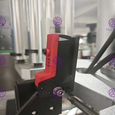 Etichettatrice 50BPM dell'autoadesivo adesivo capo singolo per la bottiglia rotonda