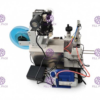Semi adesivi dell'etichettatrice 1800BPH della bottiglia dell'autoadesivo automatici per i lati quadrati della bottiglia 3