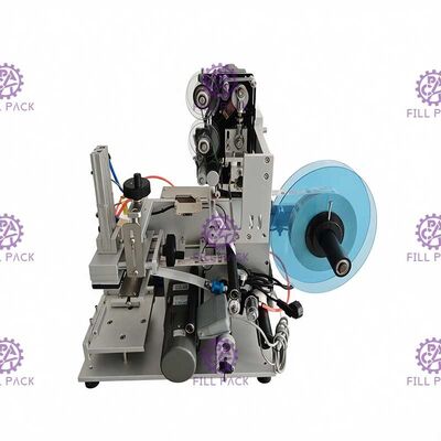 Semi adesivi dell'etichettatrice 1800BPH della bottiglia dell'autoadesivo automatici per i lati quadrati della bottiglia 3