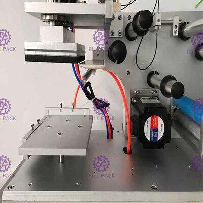 L'etichettatrice 2000BPH della bottiglia piana del quadrato stona i semi adesivi dell'autoadesivo automatici