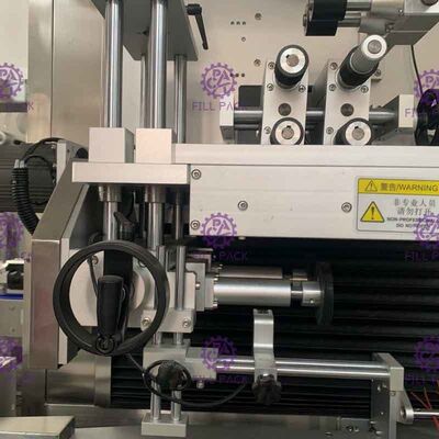 Etichettatrice degli strizzacervelli della manica del PVC dell'ANIMALE DOMESTICO dell'autoadesivo piano fotoelettrico della bottiglia