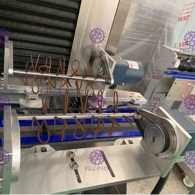 Doppia etichettatrice installata quattro lame movente della bottiglia con il driver di Panasonic