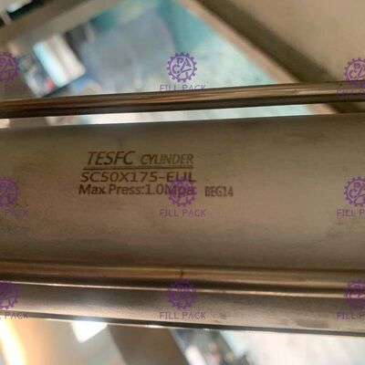 Macchina di rifornimento automatica piena dell'acqua da 5 galloni 300BPH per la linea di produzione dell'acqua potabile del barilotto 18.9L