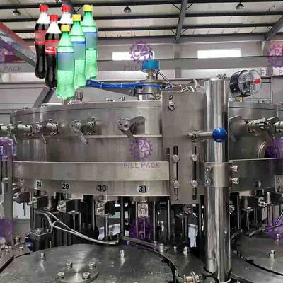 Macchina gassosa industriale del riempitore della bottiglia della bevanda della macchina di rifornimento della bevanda