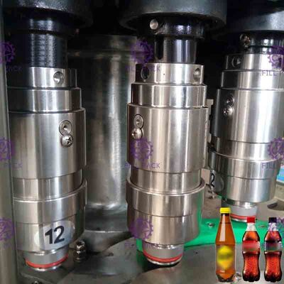 La cola/ha carbonatato la linea di riempimento alta velocità della bibita di 5Kw per la bottiglia di plastica