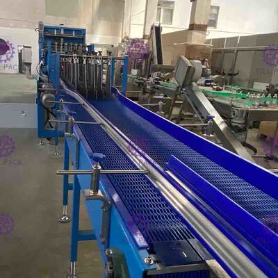 Involucro lineare completamente automatico degli strizzacervelli per l'attrezzatura di plastica dell'imballaggio della bottiglia con i film stampati