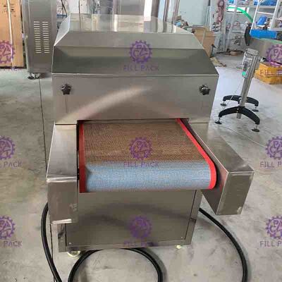 Tunnel UV dello sterilizzatore del prodotto disinfettante di 1.5KW 15A 300nm con anche scorrimento dell'acqua