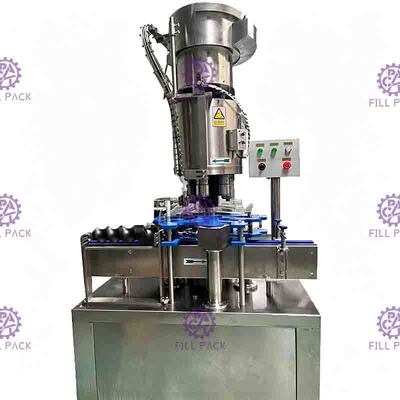 Linea gassosa automatica della macchina di rifornimento dell'acqua frizzante della bevanda di 4000BPH 2L con tirata Ring Cap
