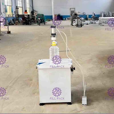 Macchina imballatrice della bottiglia pneumatica automatica dei semi per i barilotti che premono i cappucci