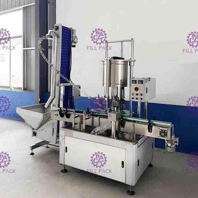 Sigillamento della bottiglia della vite dell'ANIMALE DOMESTICO di 4 teste/coperchiamento/macchina automatici della capsulatrice