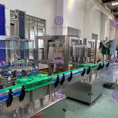 Minerale di 2000BPH Monoblock che risciacqua il tipo lineare della tappatrice del materiale da otturazione