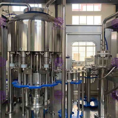 Etichettatrice di coperchiamento di riempimento minerale dell'ANIMALE DOMESTICO di 3000BPH 2L per non la bevanda della soda