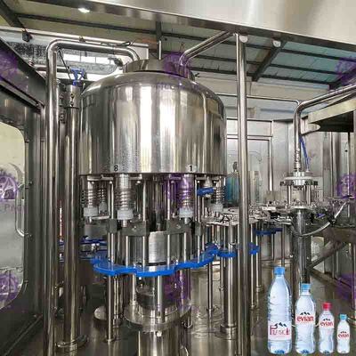 Piccola attrezzatura di riempimento 3 dell'acqua di bottiglia dell'ANIMALE DOMESTICO automatico in 1/Monoblock Aspetic 2000ml