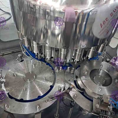 Macchina di rifornimento ad alta velocità dell'acqua minerale, macchina automatica di Monoblock di 18 teste