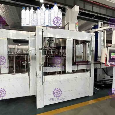 La macchina di rifornimento pura automatica dell'acqua 20000BPH 40 dirige la pressione normale
