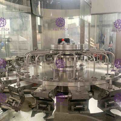 Attrezzatura arancio di Juice Filling And Capping Machine di riempimento a caldo di 5000BPH Monoblock della macchina della frutta di plastica automatica della bottiglia