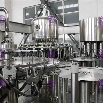 Macchina di plastica di riempimento 3 in-1 del riempitore della bottiglia dell'attrezzatura della bevanda automatica industriale