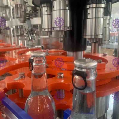 3 automatici in 1 granello Juice Beverage Filling Equipment arancio della polpa con tirata Ring Cap