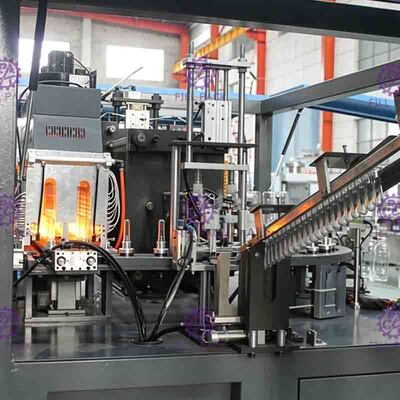 Due macchina di salto della bottiglia dell'ANIMALE DOMESTICO della cavità 0.1-2L per Juice Processing Line