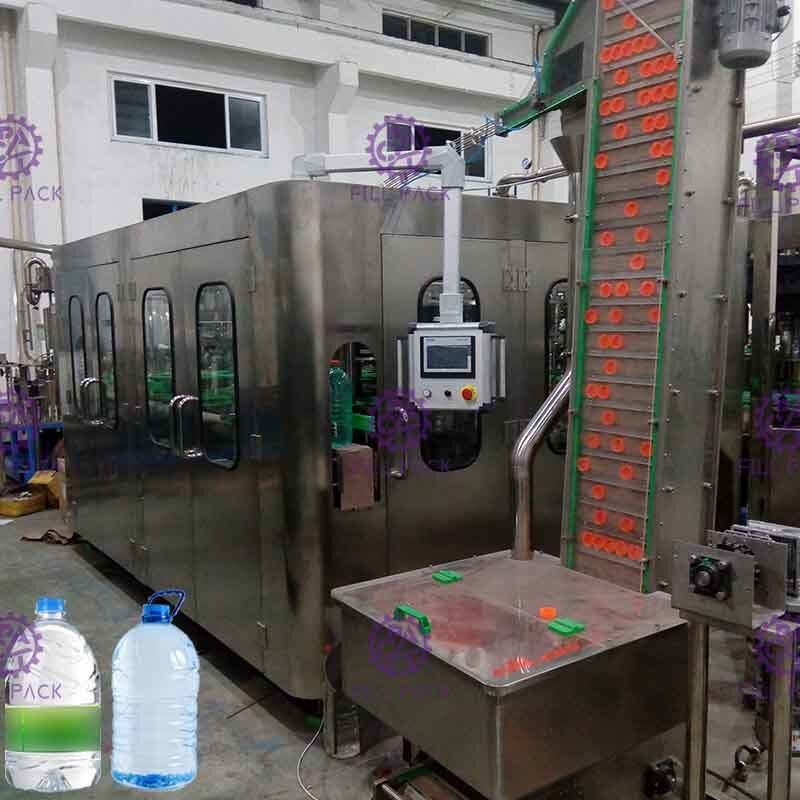 Bottiglia automatica piena 3 dell'imbottigliatrice 3-10L dell'acqua di Monoblock in 1 8 teste