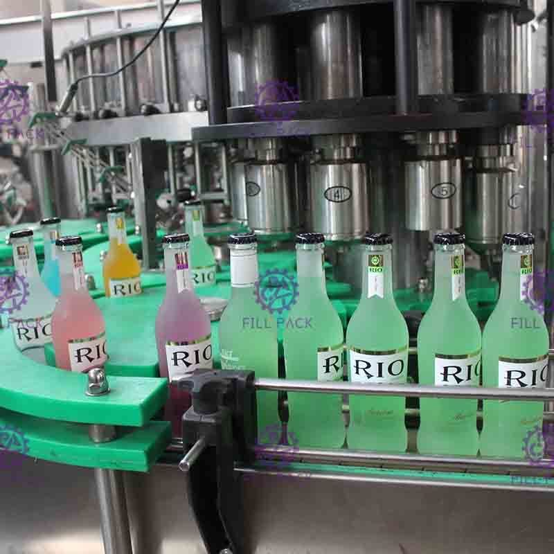 3 in 1 macchina di rifornimento gassosa Monobloc della bevanda della bottiglia di vetro con tirata Ring Cap