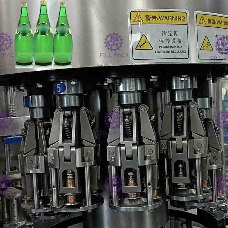 3 in 1 bottiglia di vetro Monobloc di riempimento della tappatrice della bevanda gassosa con il cappuccio di alluminio