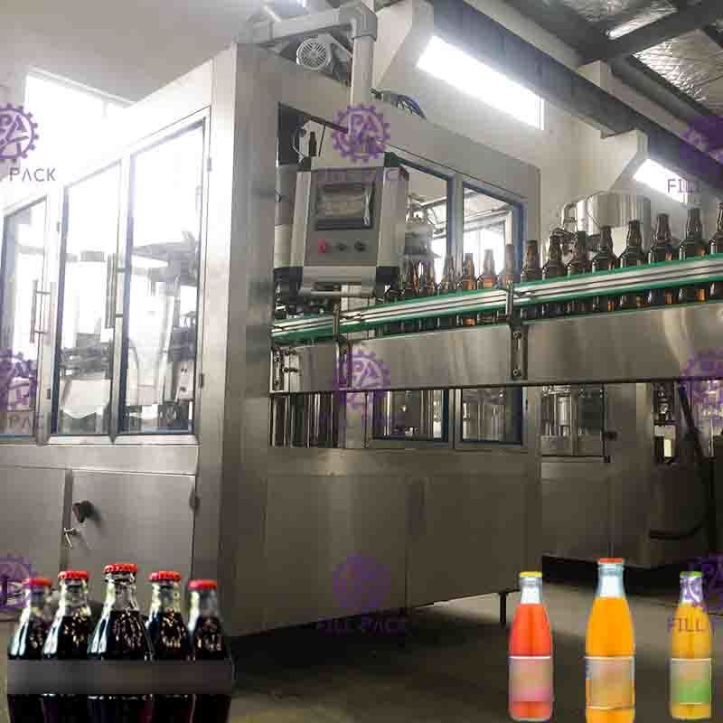 Macchina riempitrice di bottiglie da 10000 BPH a 32 teste, tipo combinato con tappo a corona