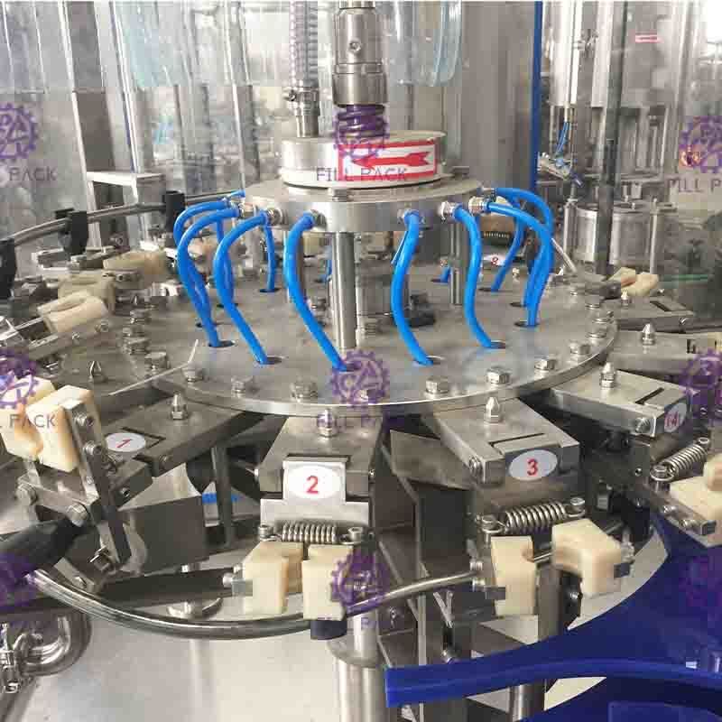 Vetro di plastica 3 dell'ANIMALE DOMESTICO in 1 imbottigliatrice del vino dell'acqua della bevanda della bevanda del gas/attrezzatura/impianto Monobloc/sistema