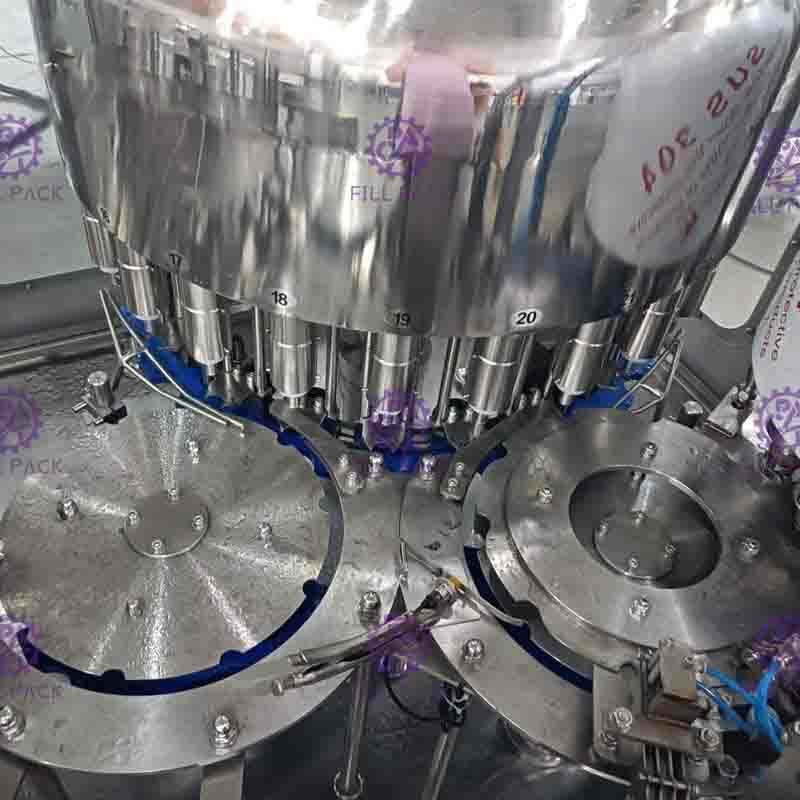 Bottiglie della macchina di rifornimento dell'acqua minerale di Full Auto 8000 per velocità di ora