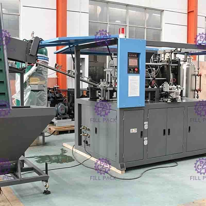 2 macchina automatica piena di fabbricazione della bottiglia dell'animale domestico della cavità 1.5l per produrre la bottiglia gassosa della bevanda